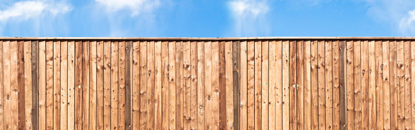 Timber Fencing – The Pros and Cons