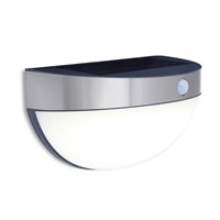 Half-globe solar light radiating a homogenous light. The PIR motion sensor is nicely incorporated in the stainless steel ring and will capture all movement and assures a powerful light any time somebody is passing throughout the night.