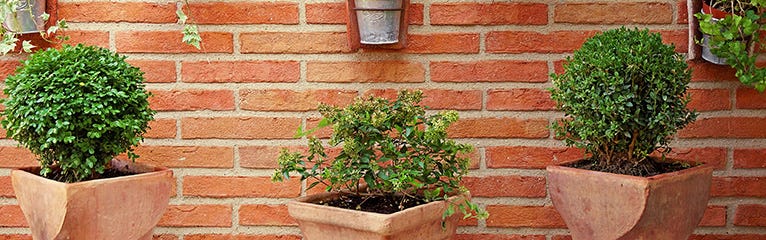 3 Brick Garden Wall Ideas